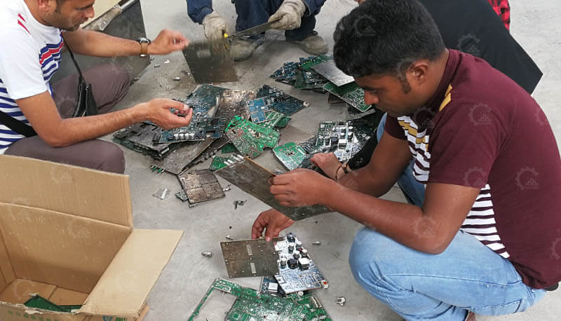 Recycling precious metals from e-waste in India